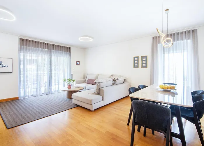 Bright And Luxurious 2Br Home In Central Glyfada