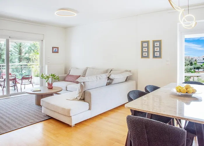 Bright And Luxurious 2Br Home In Central Glyfada