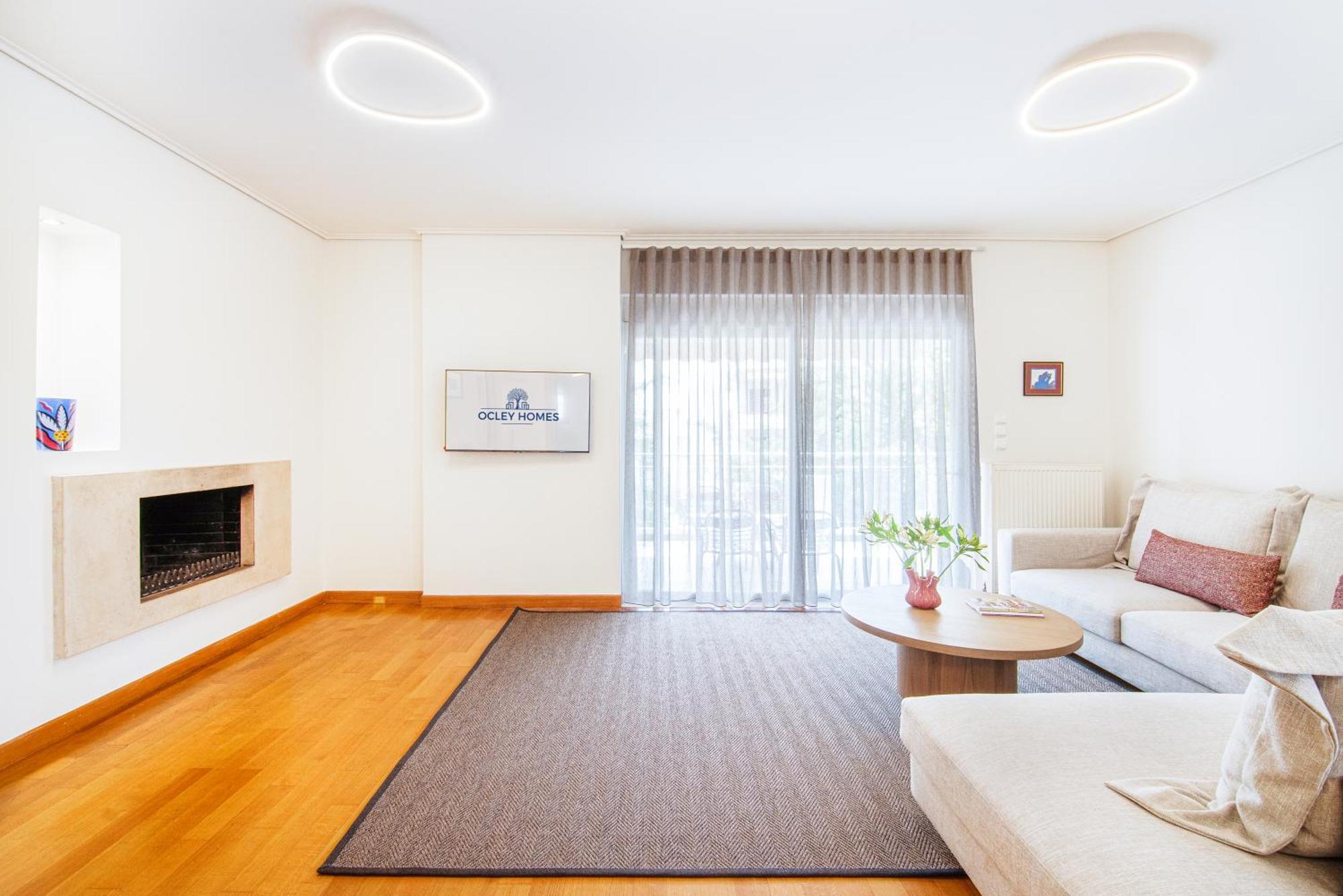 Apartment Bright And Luxurious 2br In Glyfada Athens