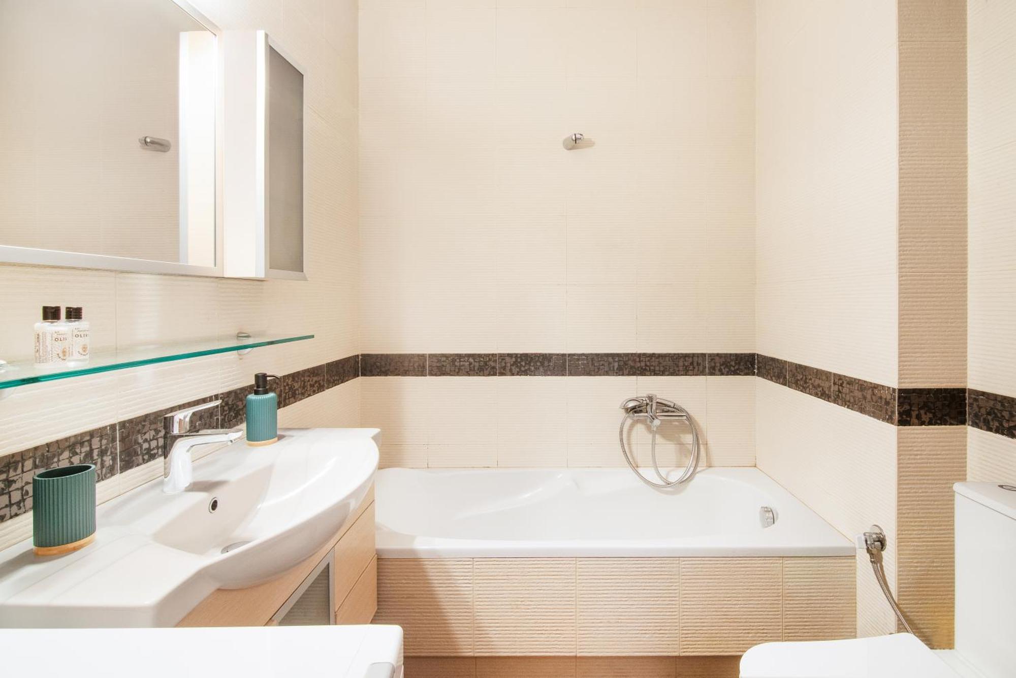 Bright And Luxurious 2br In Glyfada Athens